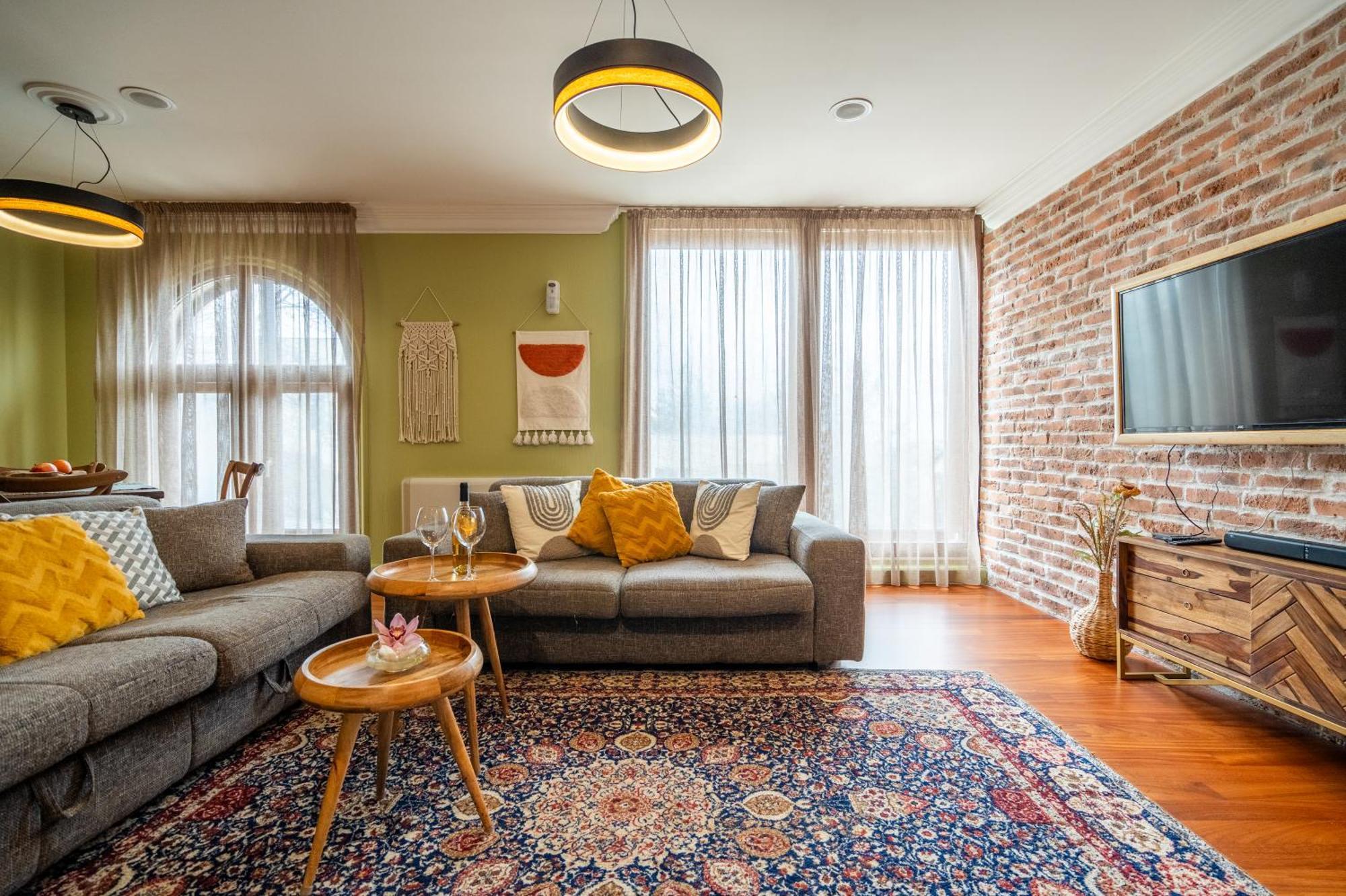 Renovated Boutique Petrus *