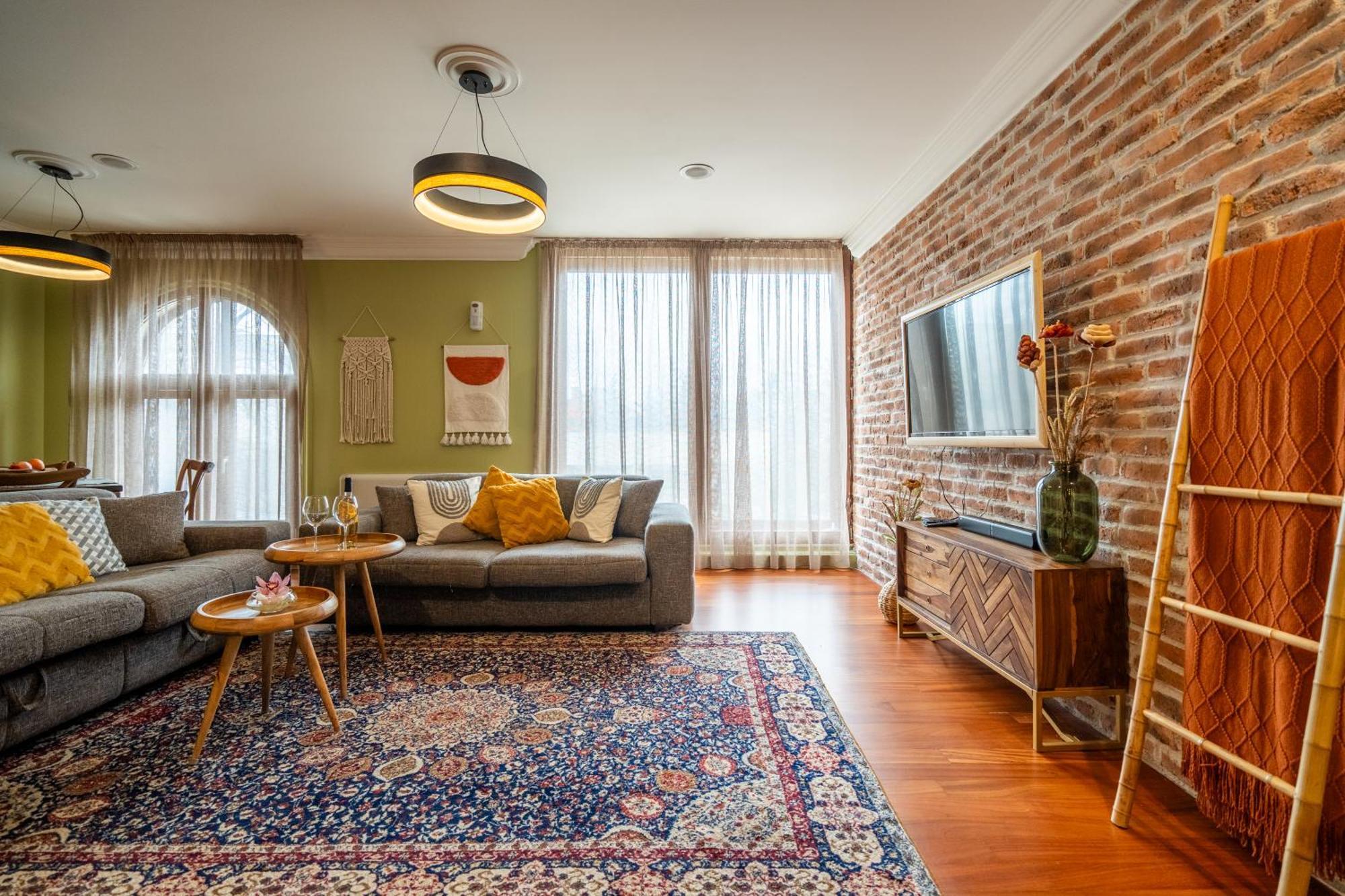Renovated Boutique Petrus Apartment